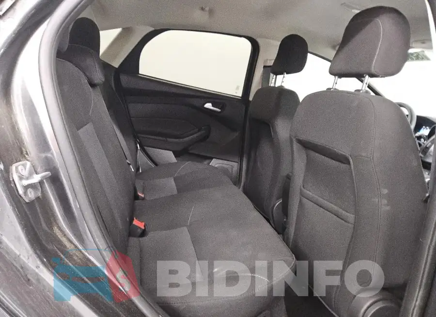 1FADP3FE2JL270516 Photo# 10