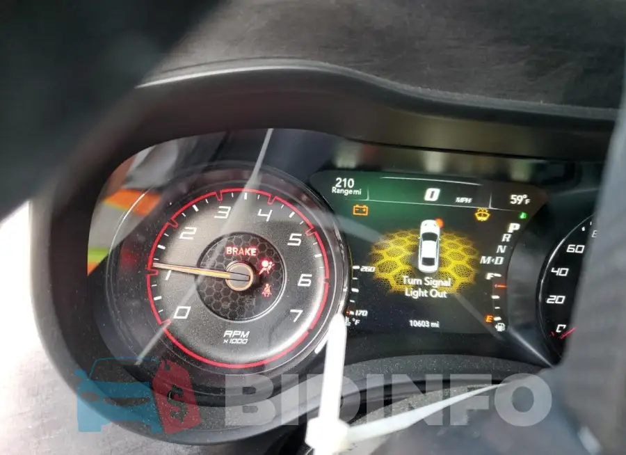 2C3CDXGJ2PH562632 Photo# 9
