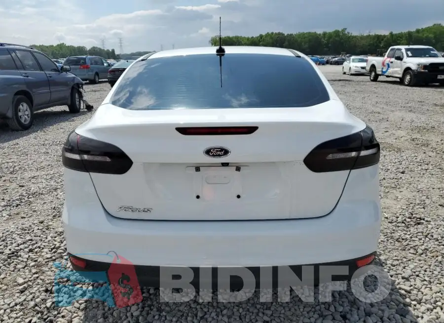 1FADP3FE3JL303295 Photo# 6