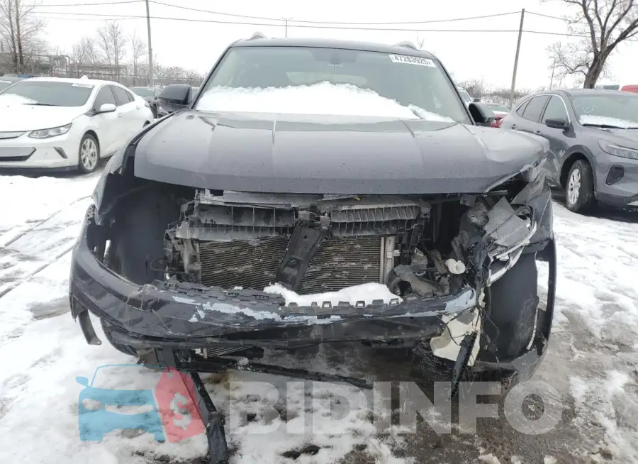 1V2MR2CA2KC606617 Photo# 5