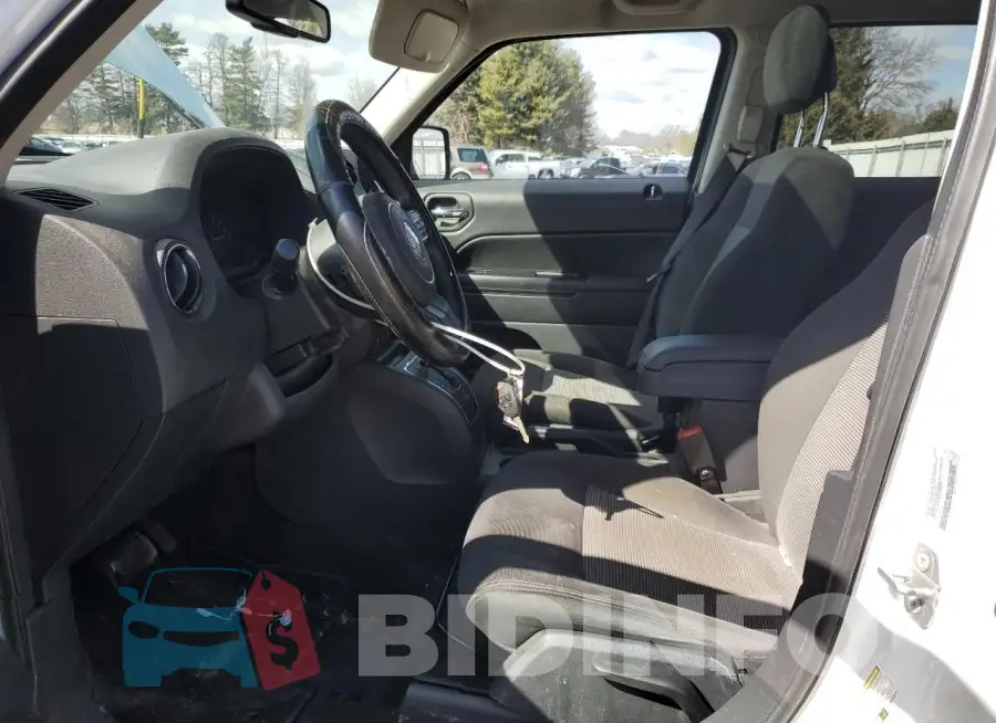 1C4NJPFB8HD103014 Photo# 7