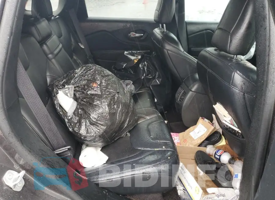 1C4PJLLB8KD151576 Photo# 11