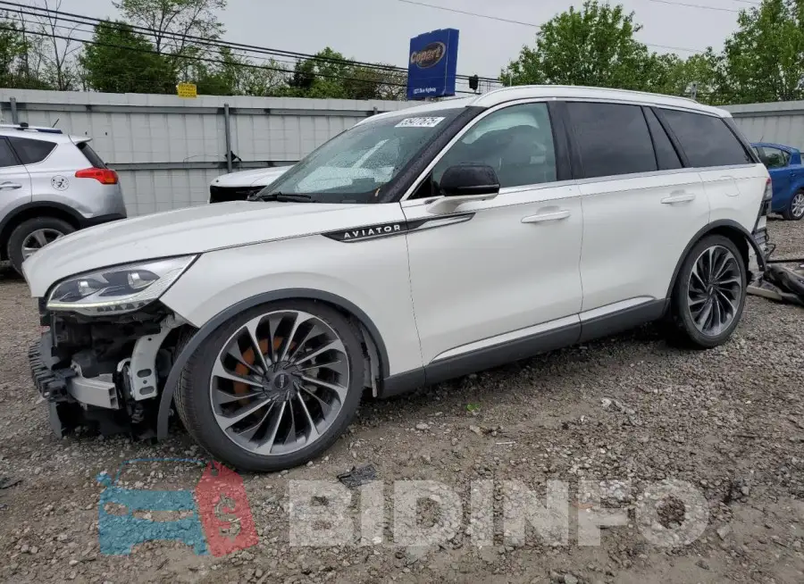 5LM5J7XC0LGL22749 Photo# 1