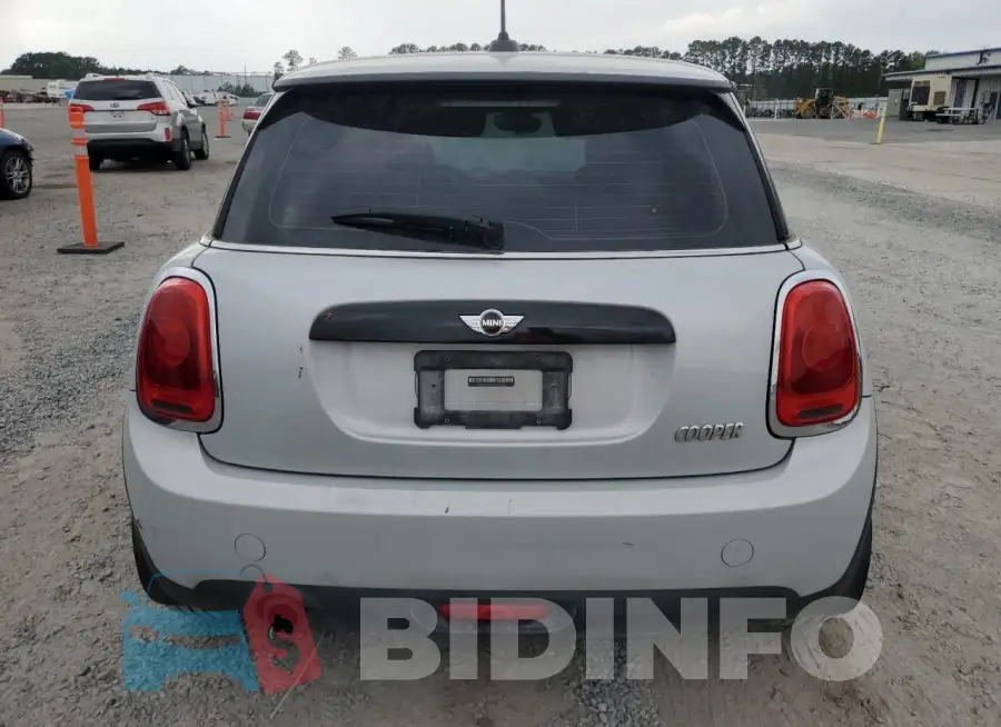WMWXP5C50G2D15636 Photo# 6