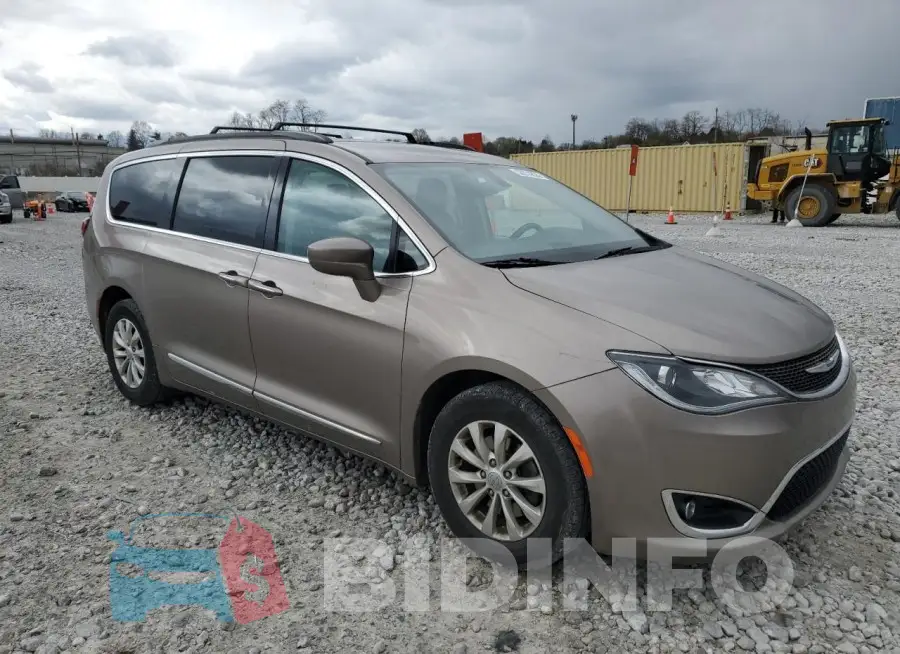 2C4RC1BG2HR752220 Photo# 4