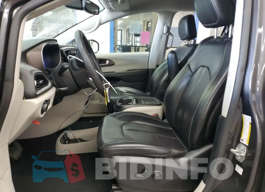 2C4RC1DG9LR157063 Photo# 7