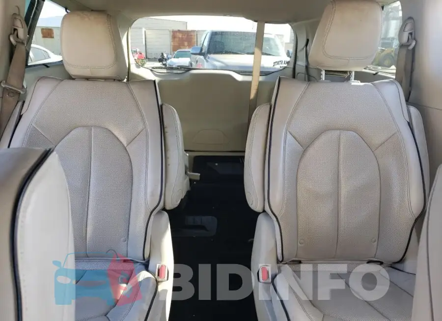 2C4RC1N79JR111874 Photo# 10