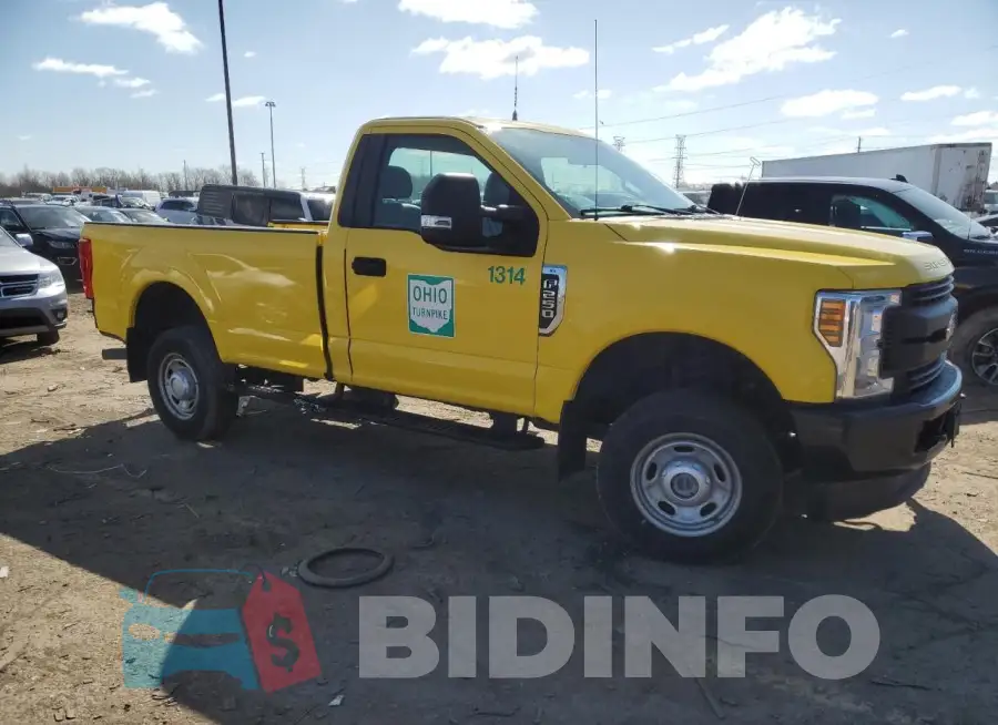 1FTBF2B60KEG24939 Photo# 4