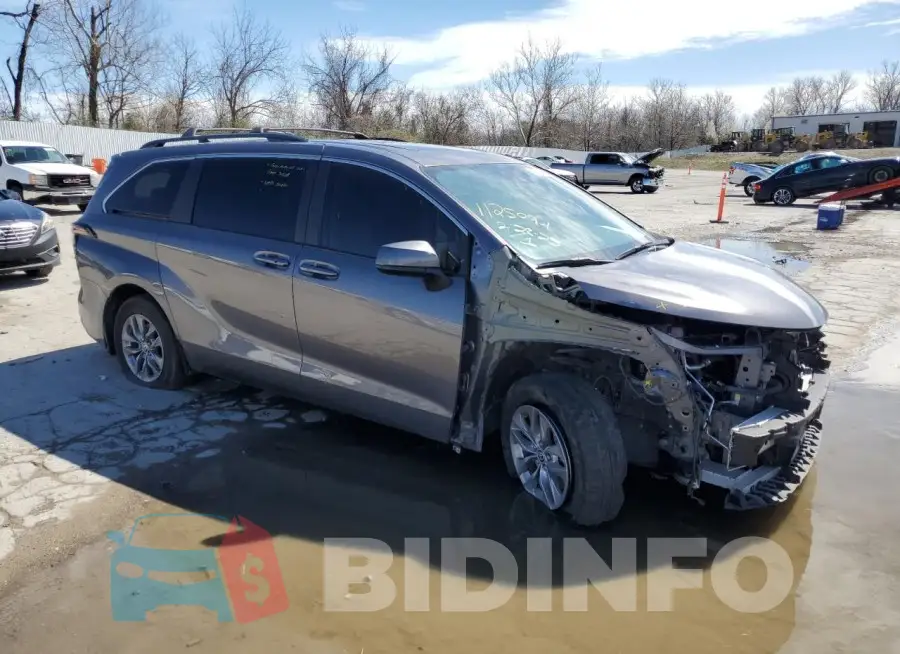 5TDBRKEC3PS143125 Photo# 4