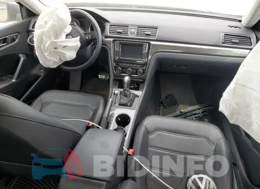 1VWGT7A3XHC021999 Photo# 8