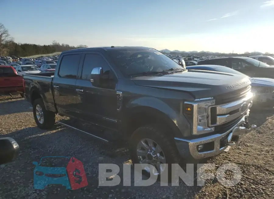 1FT7W2BT2JEB62944 Photo# 4