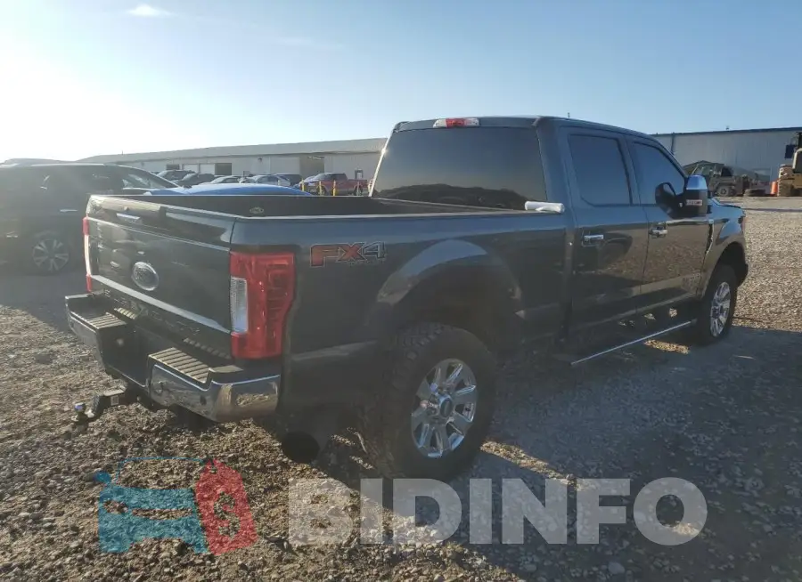 1FT7W2BT2JEB62944 Photo# 3