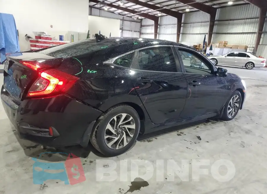 19XFC2F73HE076543 Photo# 3