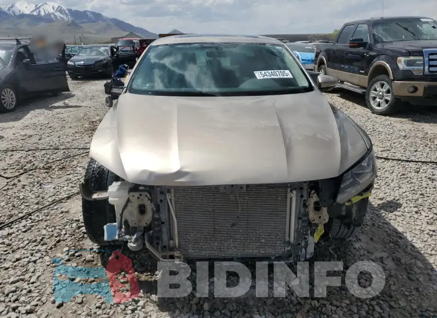 1VWBS7A32GC015125 Photo# 5
