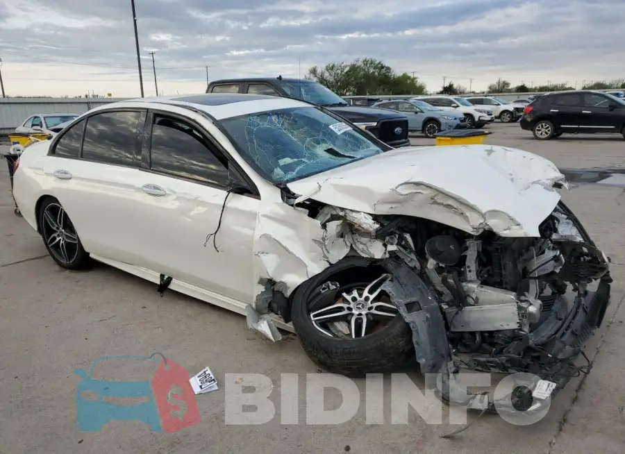 WDDZF4JB5KA585500 Photo# 4