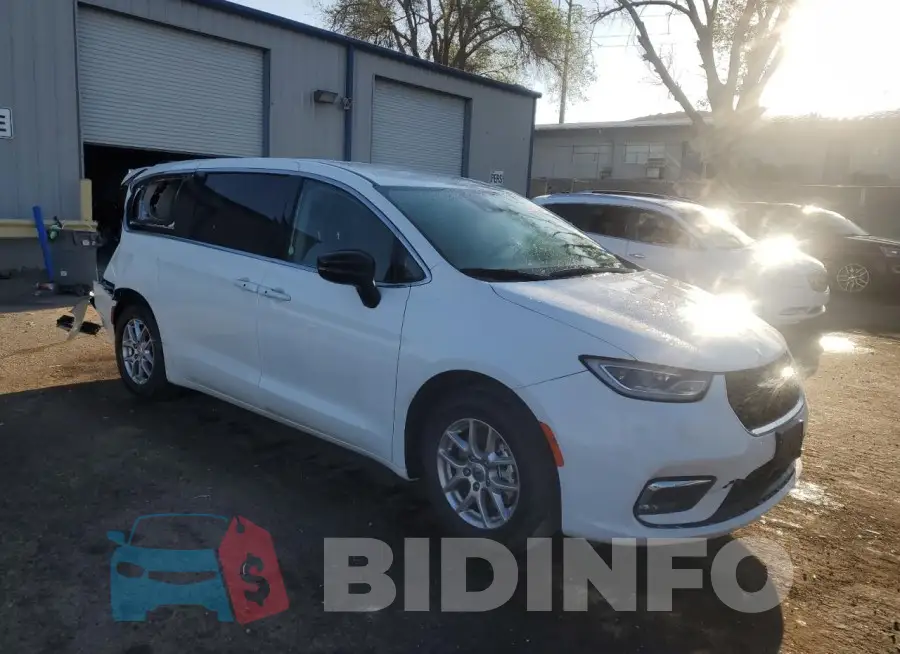 2C4RC1BG5RR106395 Photo# 4