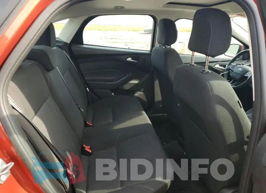 1FADP3H2XJL300770 Photo# 10