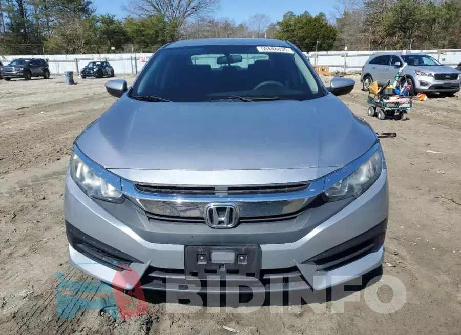 19XFC2F52GE210746 Photo# 5