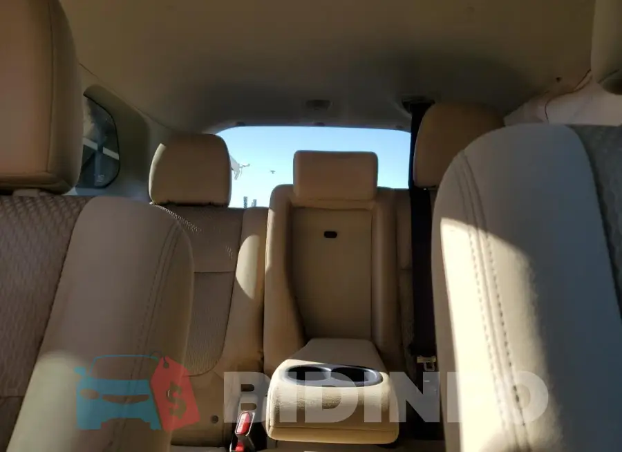 JA4AD3A32JZ054281 Photo# 10