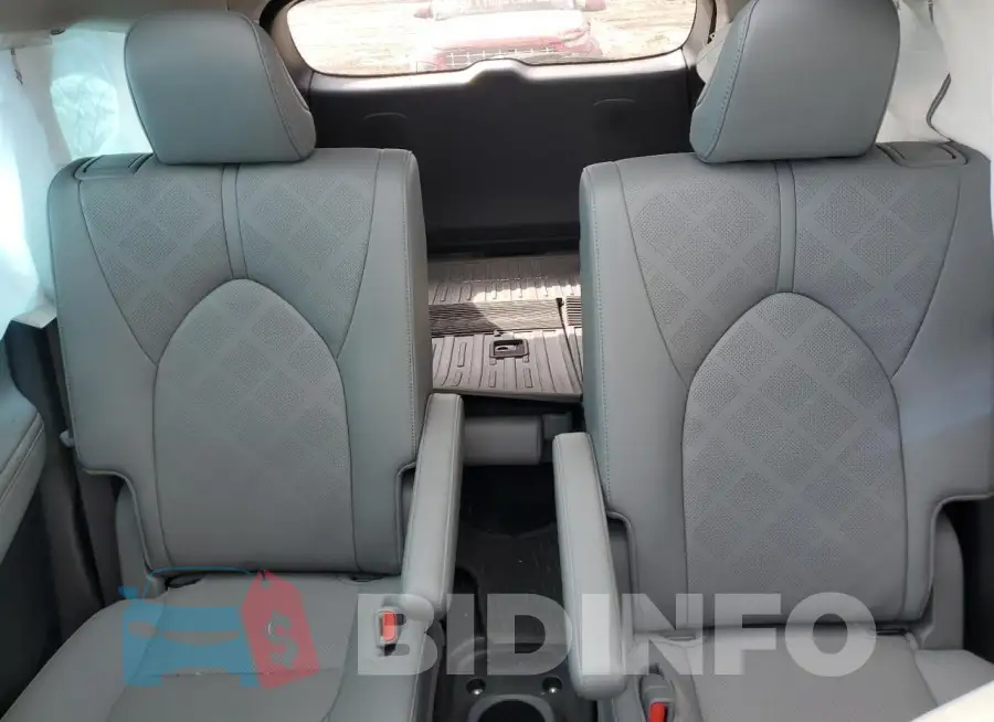 5TDEBRCH6RS608332 Photo# 10