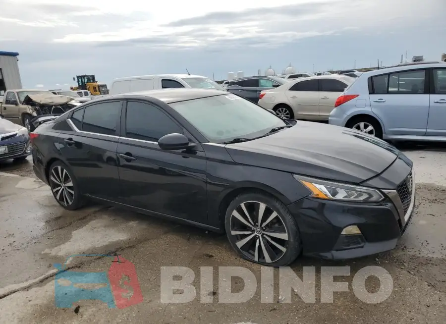 1N4BL4CV3KC113009 Photo# 4