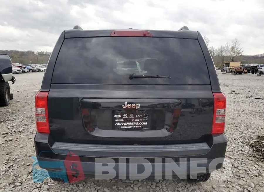 1C4NJPBB1GD536615 Photo# 6