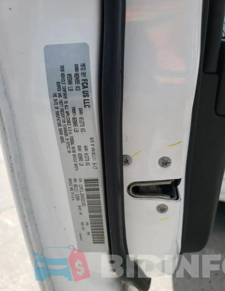 1C4PJLJSXHD221851 Photo# 13