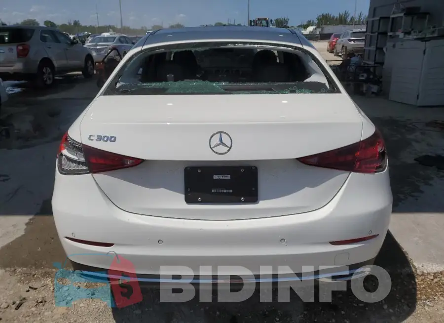 W1KAF4GB9SR247796 Photo# 6