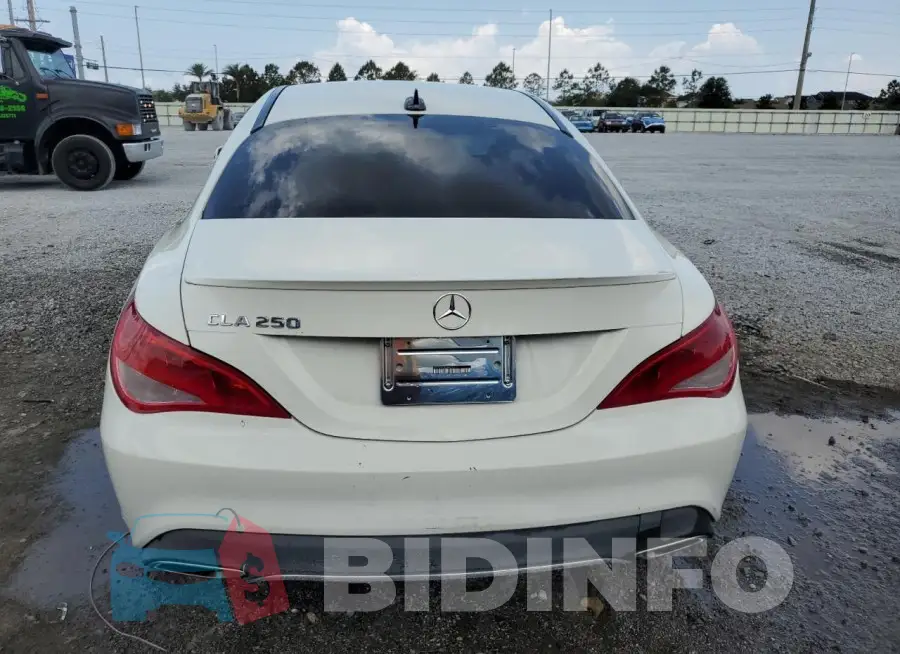WDDSJ4EB3JN581267 Photo# 6