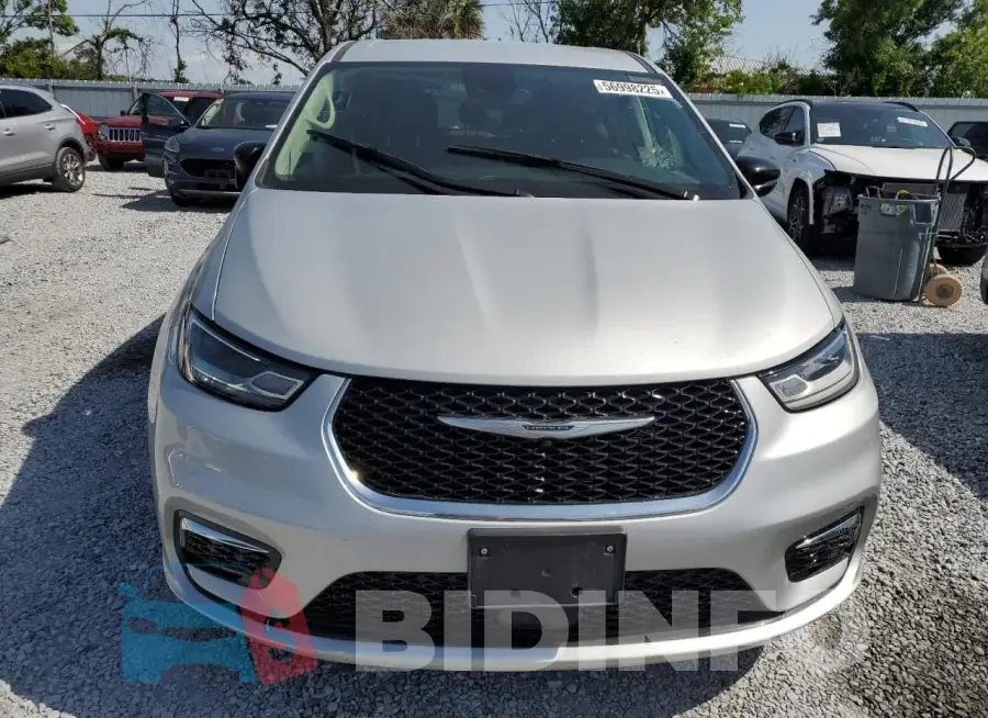 2C4RC1S7XRR126898 Photo# 5
