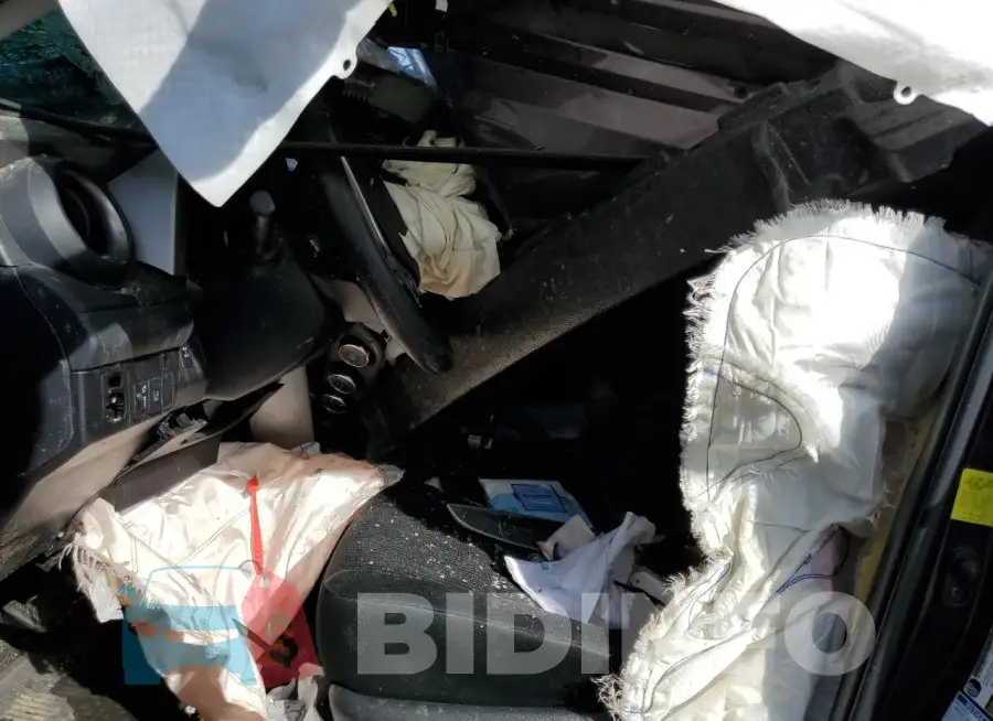 2T3BFREV1JW748964 Photo# 7