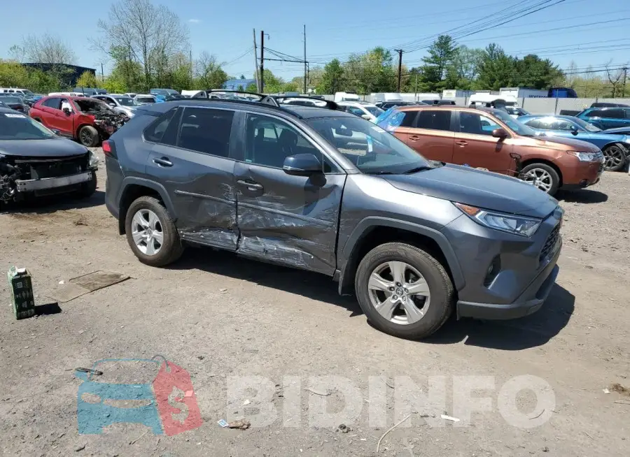 2T3P1RFV4MC231392 Photo# 4