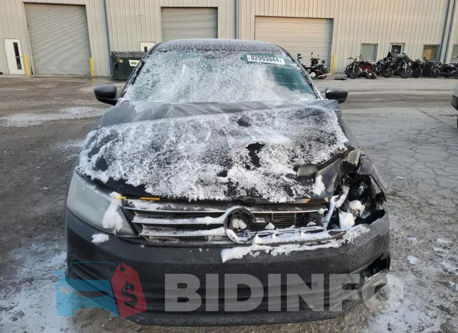 3VW2B7AJ0HM403324 Photo# 5