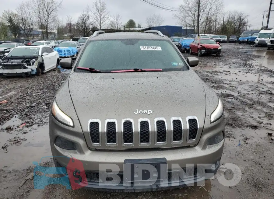 1C4PJMCS6GW372353 Photo# 5 1C4PJMCS6GW372353 Photo# 5