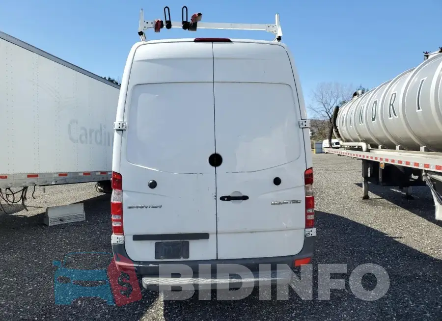 WD3PE8DD4GP242569 Photo# 6