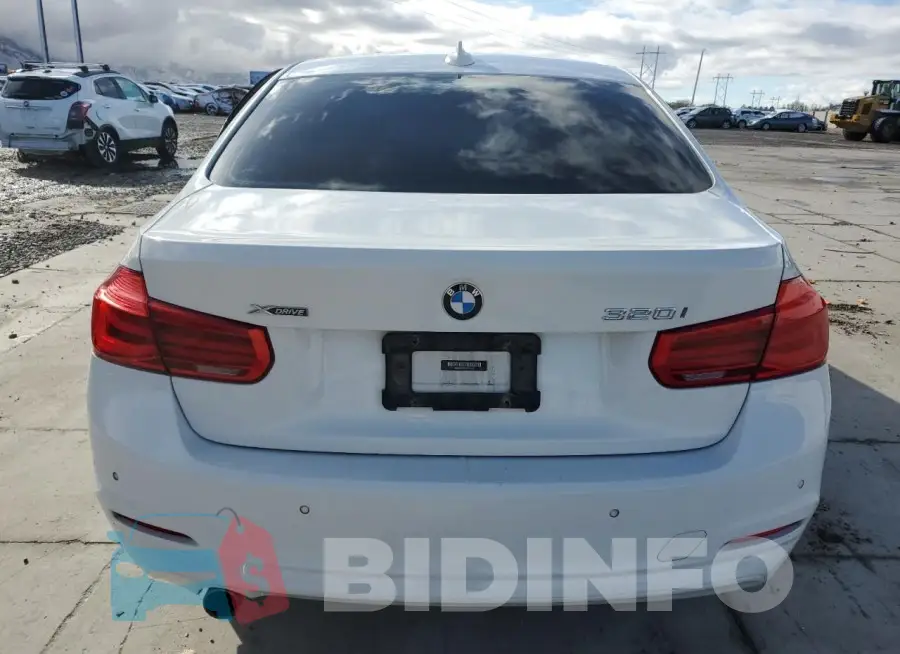 WBA8A3C55GK551447 Photo# 6