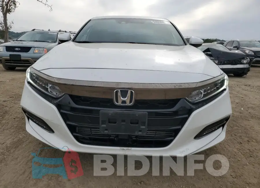1HGCV2F35KA031819 Photo# 5