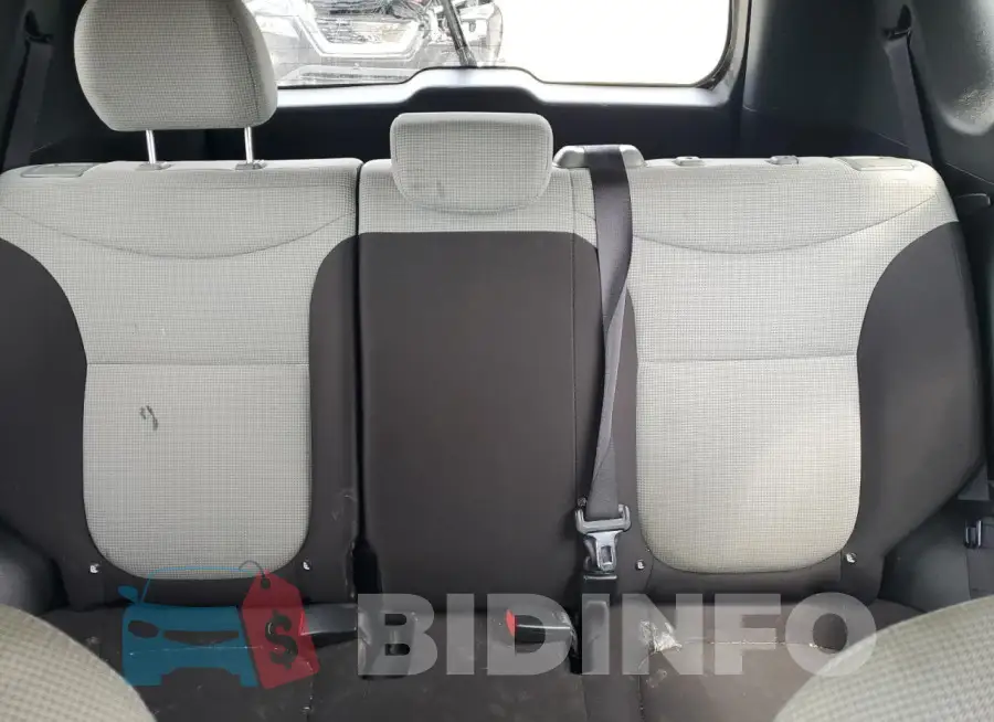 KNDJN2A26K7921702 Photo# 10