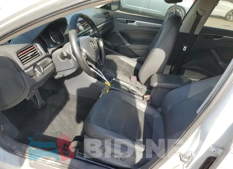 1VWDT7A38HC078785 Photo# 7