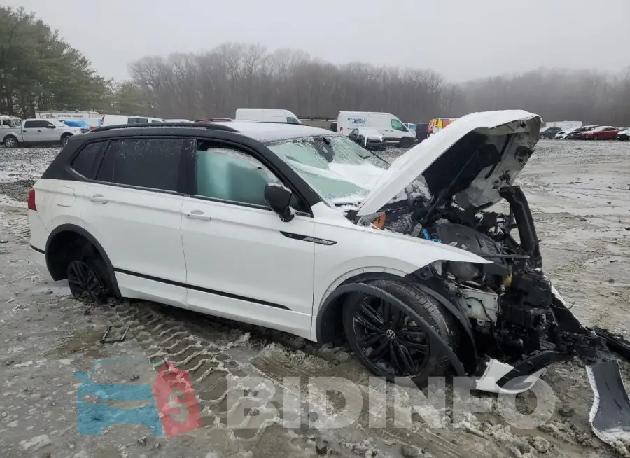 3VV8B7AX6NM053146 Photo# 4