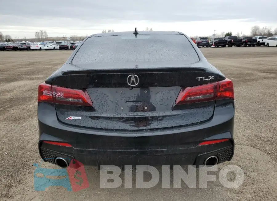 19UUB1F67JA801096 Photo# 6