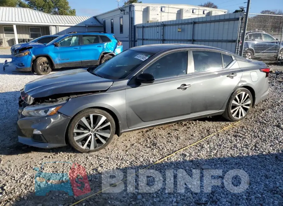 1N4BL4CV3LN305813 Photo# 1