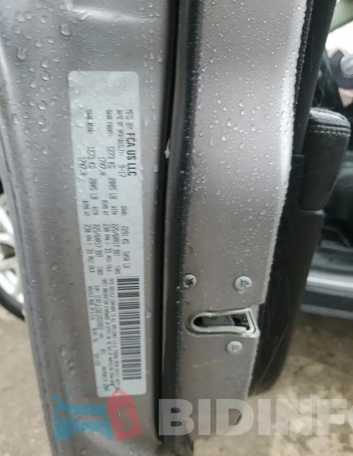 1C4PJLCB2JD537022 Photo# 13
