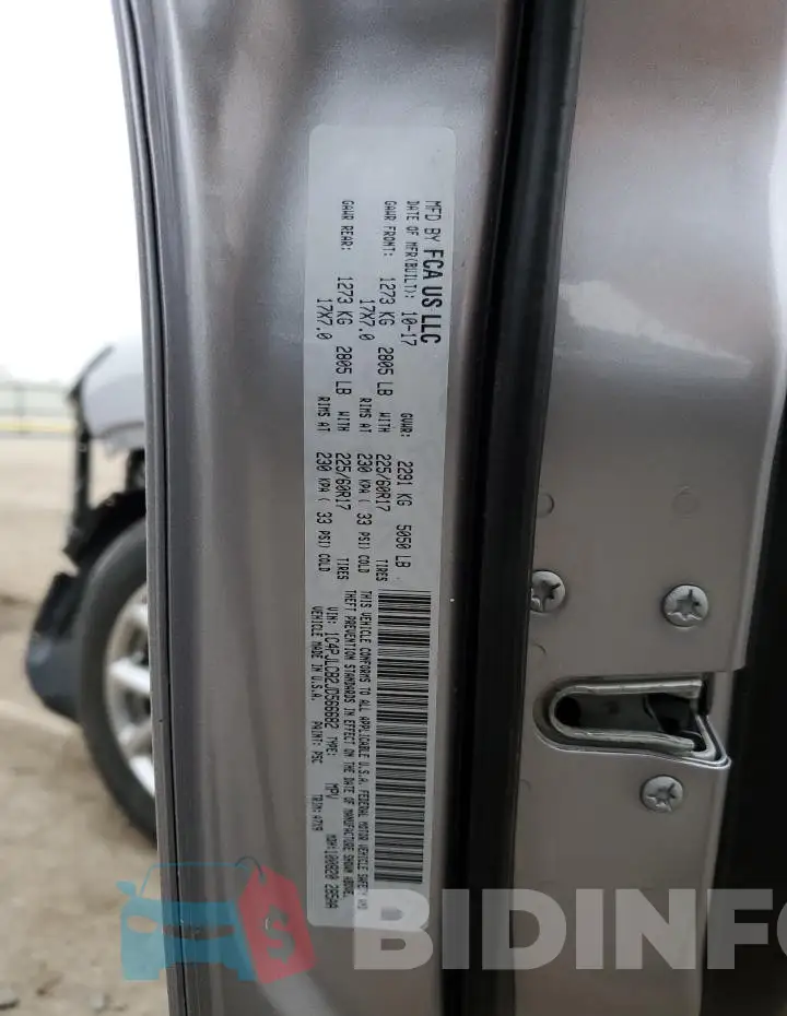 1C4PJLCB2JD566682 Photo# 13