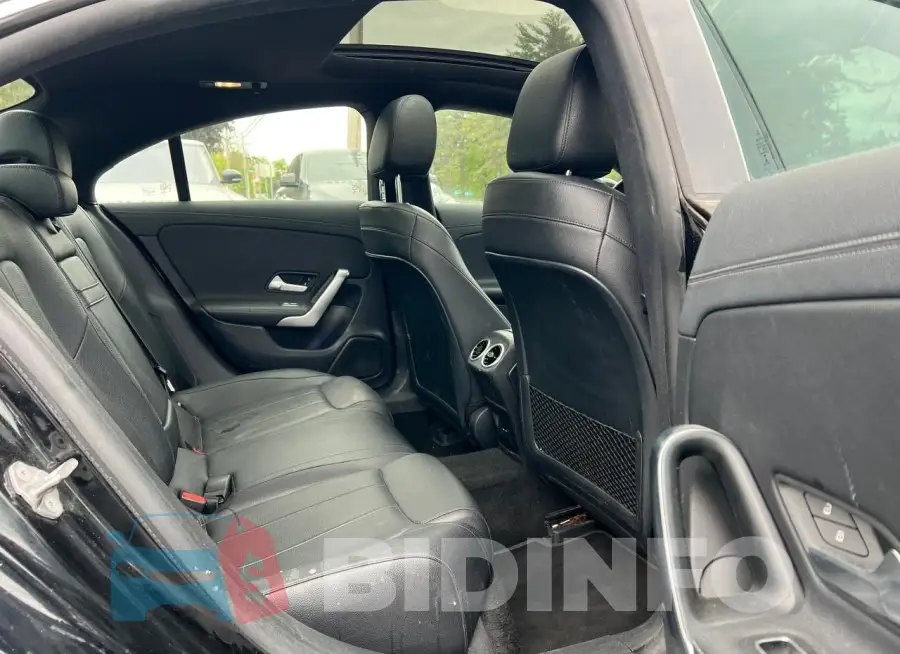 W1K5J4GB9MN160507 Photo# 6