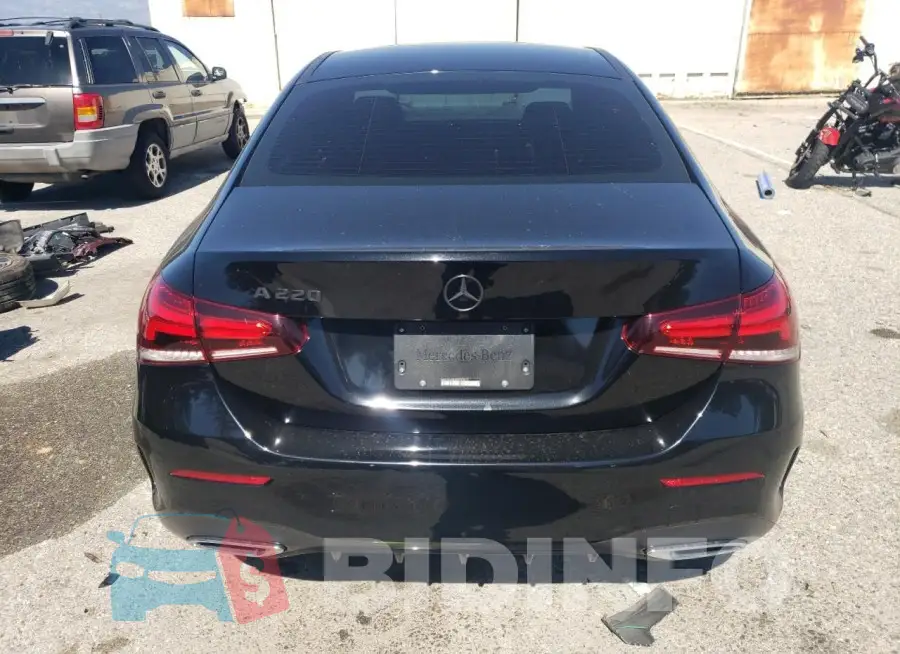 WDD3G4EB6KW012413 Photo# 6