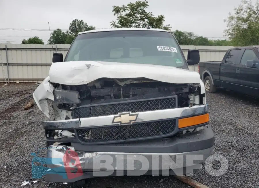 1GAZGPFFXH1175877 Photo# 5