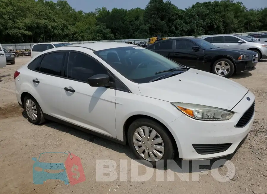 1FADP3E27GL281690 Photo# 4