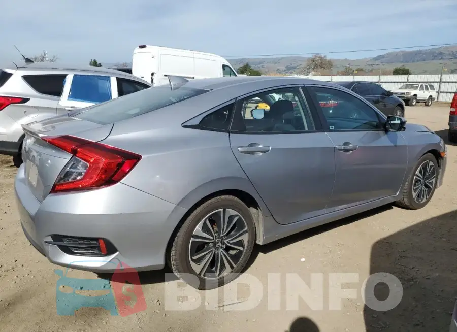 19XFC1F30HE210772 Photo# 3
