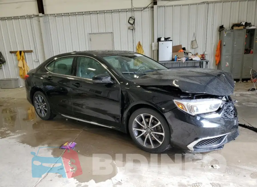 19UUB2F55JA012720 Photo# 4